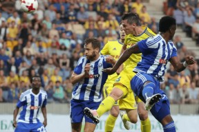 包含冲刺阶段德国杯焦点战，里昂队长鼓劲，气氛紧张，阵容厚度经受考验的词条爱游戏官方网站登录